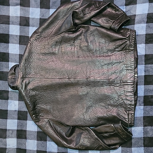 Vintage. 90s. Robert Comstock. Heavy leather bomber jacket. Men's size 44 Large - Picture 10 of 16